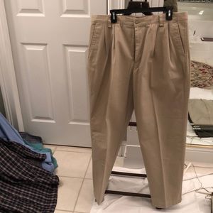 Dockers Pleated Khakis 38 32